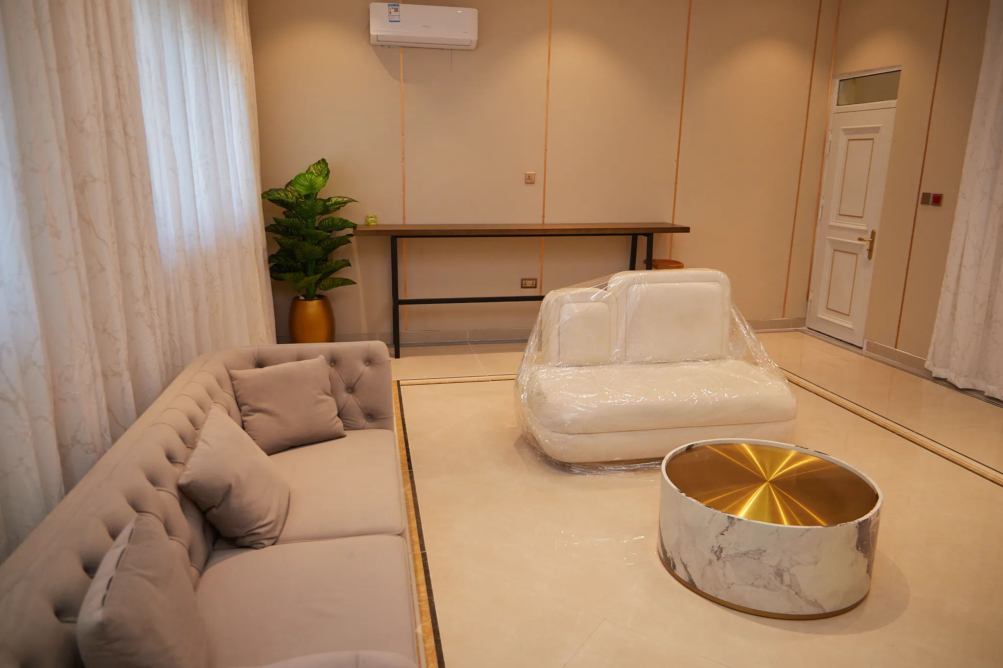 Image gallery marquee